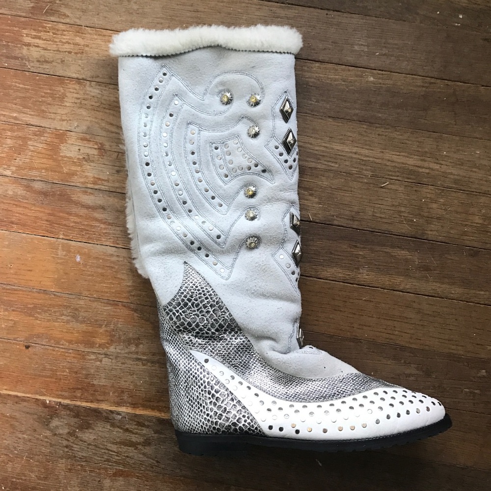 El Vaquero by Salgo white embellished boots